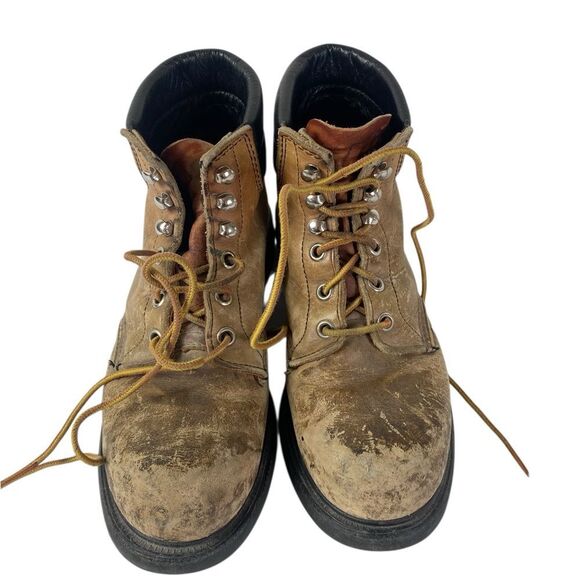 Red Wing Shoes Shoes - Vintage Red Wing Boots 6 women’s Disstressed leather charm character!